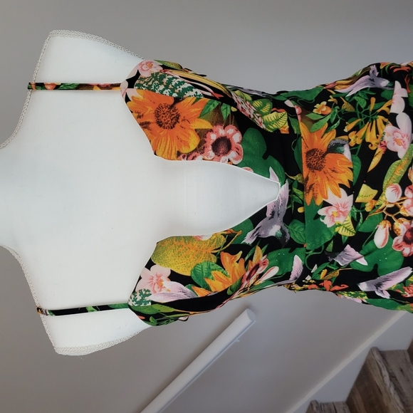 Nika Blossom Tropical Floral Bodycon Dress Size 6 - Picture 2 of 16